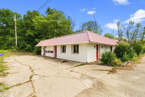 7352 N Dort Hwy, Mount Morris, MI, 48458-2233 | Card Image