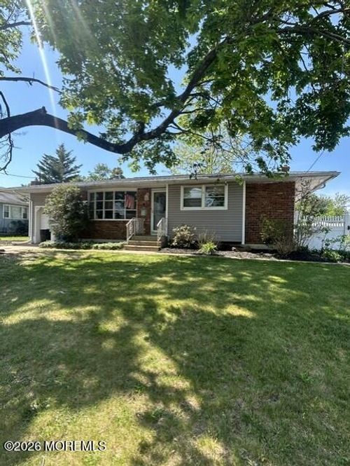 9 Lawrence Pl, Freehold, NJ, 07728-2031 | Card Image