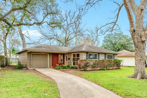 103 Palm Ln, Lake Jackson, TX, 77566-5422 | Card Image