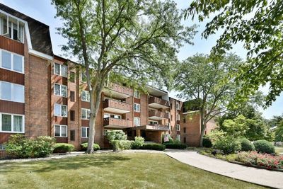 103 - 121 S Spruce Avenue, Condo with 2 bedrooms, 2 bathrooms and 2 parking in Wood Dale IL | Image 1