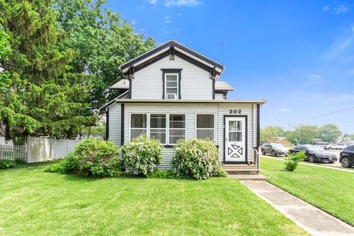 1-202 N Main St, Sandwich, IL, 60548-1596 | Card Image