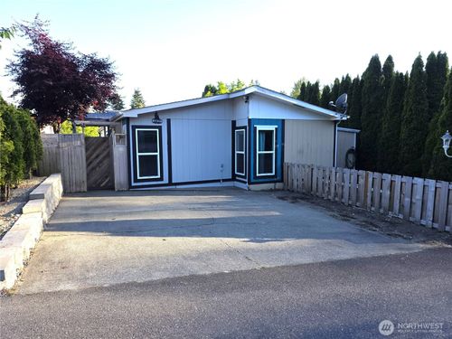 63-2421 S 370th Pl, Federal Way, WA, 98003-7661 | Card Image