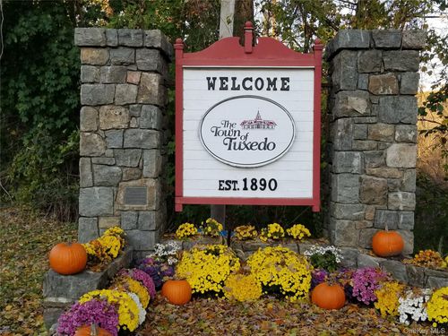 apt-6-216 Route 17, Tuxedo Park, NY, 10987-4489 | Card Image