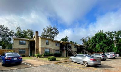 Green Oaks Apartments | Image 3