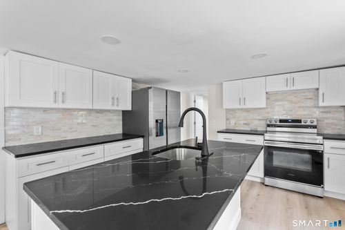 23 Dominican Rd, Branford, CT, 06405-4018 | Card Image