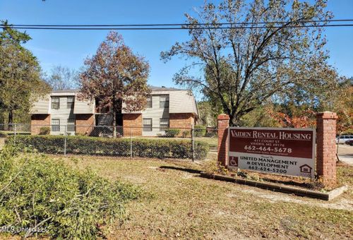 411 Court St, Vaiden, MS, 39176-9319 | Card Image