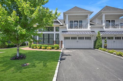 82101 Spruce Pond Cir, Plainview, NY, 11803-2341 | Card Image
