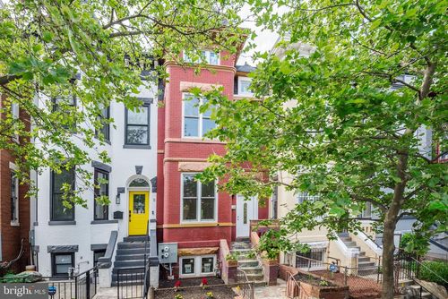 2-20 T St Nw, WASHINGTON, DC, 20001-1009 | Card Image