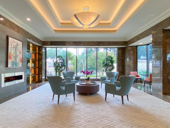 Lobby area - 24 hour concierge on site | Image 12
