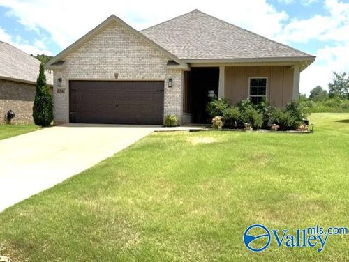 136 Gardencove Cir, Huntsville, AL, 35810-6466 | Card Image