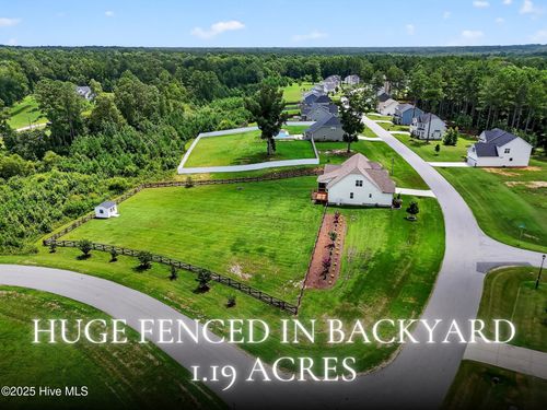 37 Berg St, Smithfield, NC, 27577-3347 | Card Image