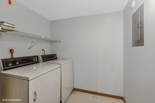 unit-108-511 Aurora Ave, Naperville, IL, 60540-6289 | Card Image