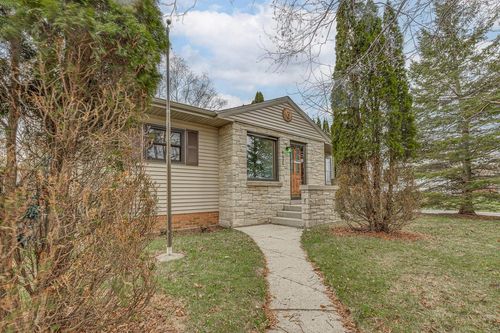 W935 County Road Ff, MOSEL, WI, 53083 | Card Image