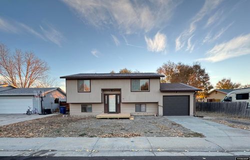 501 Peak Dr, Riverton, WY, 82501-4008 | Card Image