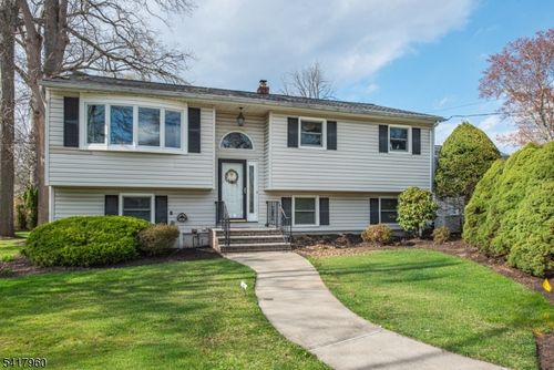 39 Homestead Ave, East Hanover, NJ, 07936-1542 | Card Image