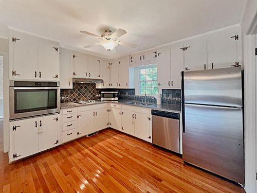 101 Parkwood Dr, Williston, SC, 29853-1903 | Card Image