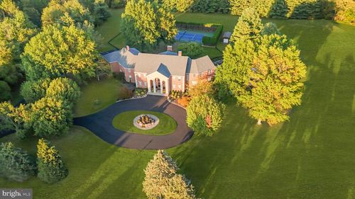 7 Woodland Rd, Newtown, PA, 18940-2909 | Card Image