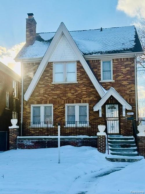 371 Piper Blvd, Detroit, MI, 48215-3037 | Card Image