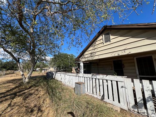 113 4th St, Lake City, TX, 78368-9422 | Card Image