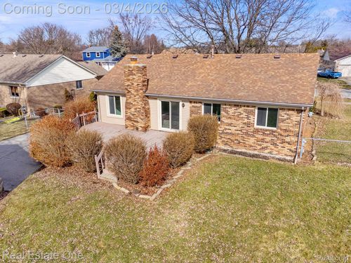 41146 Justin Dr, Clinton Township, MI, 48038-2071 | Card Image