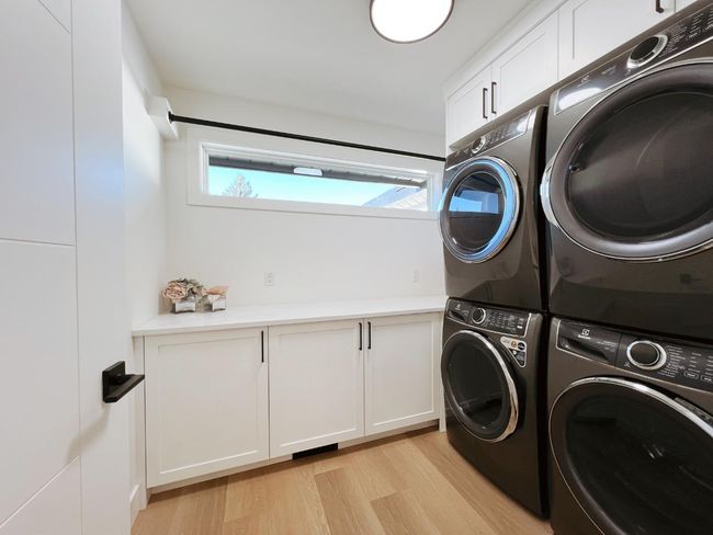 52 Patterson Cres Sw, House other with 5 bedrooms, 4 bathrooms and 4 parking in Calgary AB | Image 24
