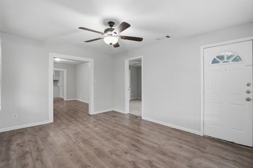 507 E Heron St, Denison, TX, 75021-6449 | Card Image