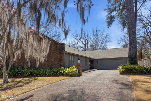 18 Moss Forest Circle, Jackson, MS, 39211 | Card Image