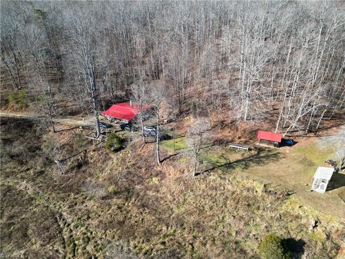 203 Brannock Ln, Pilot Mountain, NC, 27041-7368 | Card Image