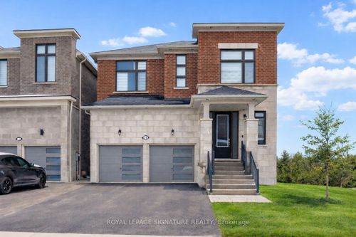 71 Maple Fields Cir, Aurora, ON, L4G3X6 | Card Image