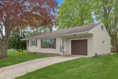 821 Diane Ct, Marengo, IL, 60152-3533 | Card Image