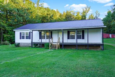 1557 Donelson Parkway, House other with 3 bedrooms, 2 bathrooms and null parking in Dover TN | Image 3