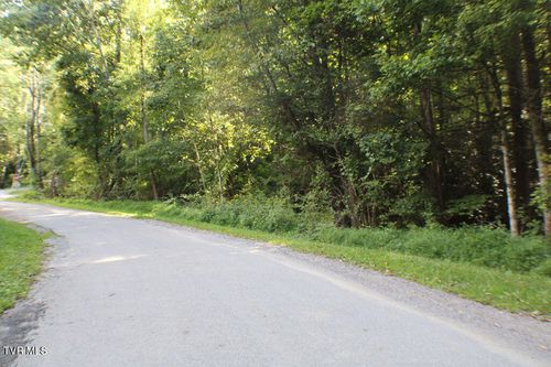 Tbd Deer Creek Xing, Mountain City, TN, 37683 | Card Image