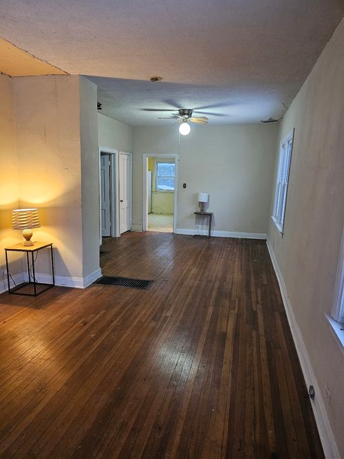 2647 Poplar Ave, Evanston, IL, 60201-1542 | Card Image