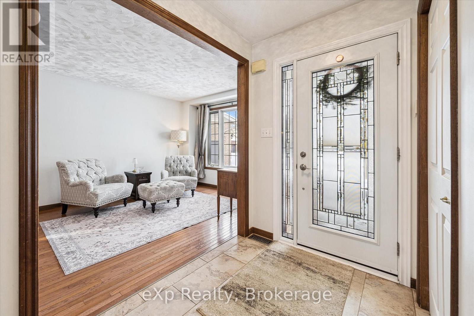 Residential in Guelph (Dovercliffe Park/Old University) 4