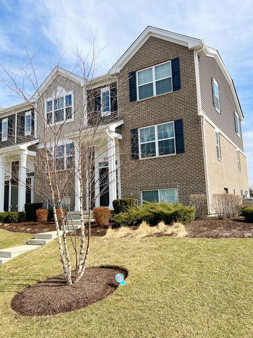901 Bradford Dr, Naperville, IL, 60563-4042 | Card Image