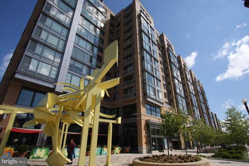 1105-475 K St Nw, WASHINGTON, DC, 20001-5272 | Card Image