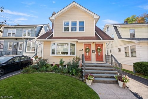 74 Hughes St, Maplewood, NJ, 07040-3304 | Card Image