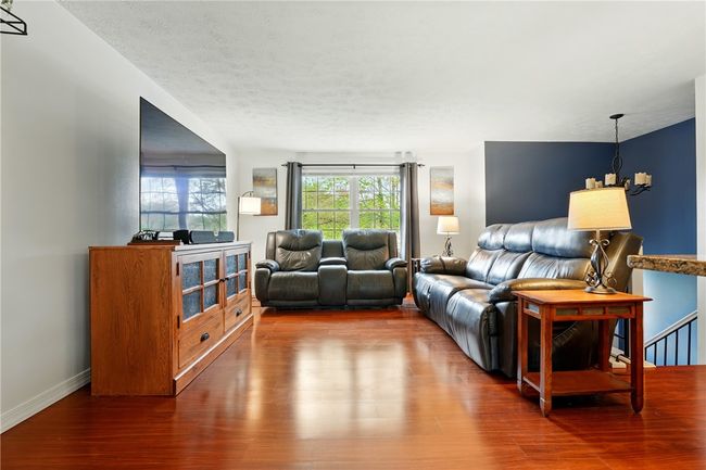 909 Fox Run Cir, House other with 3 bedrooms, 2 bathrooms and 1 parking in Cranberry Twp PA | Image 13