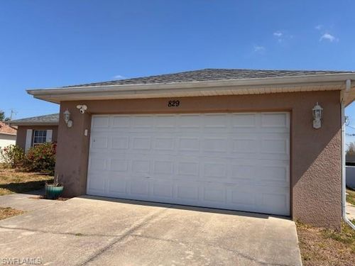 829 Ne 10th Ln, CAPE CORAL, FL, 33909-1451 | Card Image