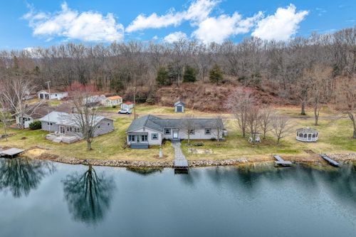 228 Oak Grove Dr, Brooklyn, MI, 49230-9042 | Card Image