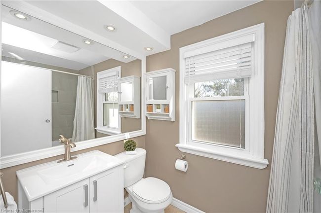 1386 Centre Rd, House other with 4 bedrooms, 2 bathrooms and 11 parking in Carlisle ON | Image 14