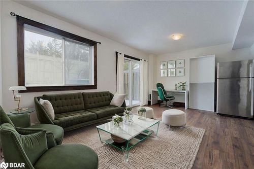 7-57 Ferndale Dr S, Barrie, ON, L4N5W9 | Card Image
