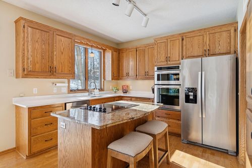 13850 Pennock Ave, Apple Valley, MN, 55124-7610 | Card Image