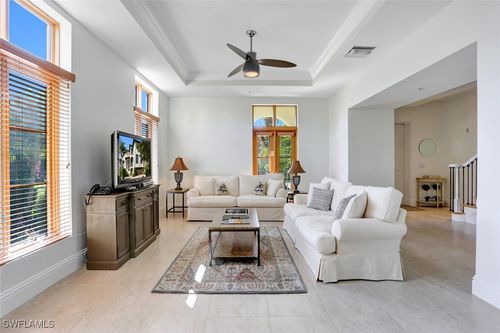 1016 7th St S, NAPLES, FL, 34102-7333 | Card Image