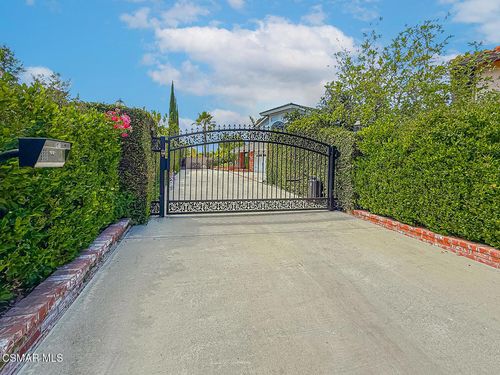 2848 Bayham Cir, Thousand Oaks, CA, 91362-5349 | Card Image