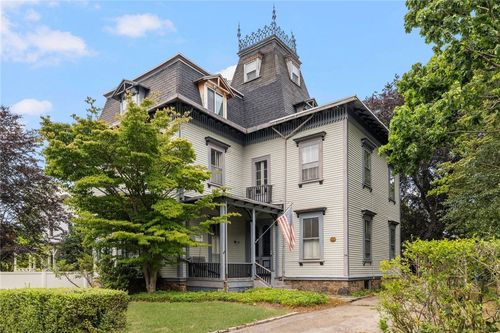 36 Ayrault St, Newport, RI, 02840-2742 | Card Image