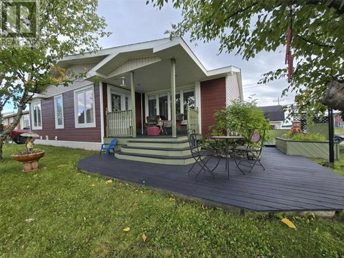 618 Lakeside Dr, Labrador City, NL, A2V1B5 | Card Image