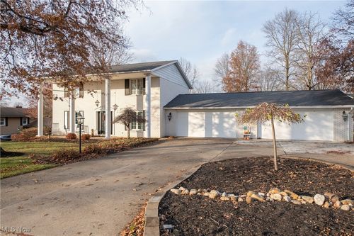 1327 Melrose Circle Ne, Bolivar, OH, 44612 | Card Image