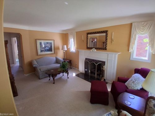 20928 Kenmore Ave, Harper Woods, MI, 48225-1723 | Card Image