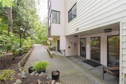 404-614 Fernhill Pl, Esquimalt, BC, V9A4Z1 | Card Image